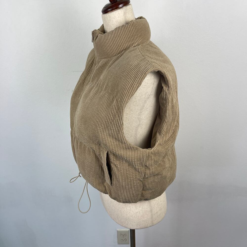 Beivy Boutique Cropped Corduroy Zip Up Putter Vest Latte Beige Womens MEDIUM NWT - Picture 3 of 9